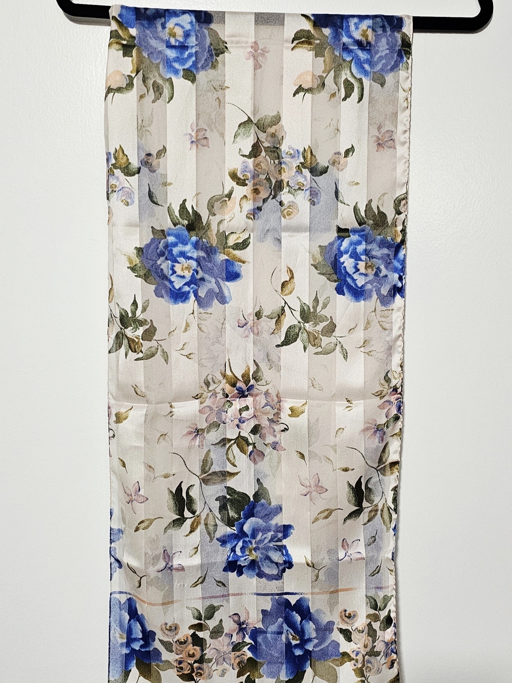 Source Unknown Blue and Cream Floral Oblong Scarf
